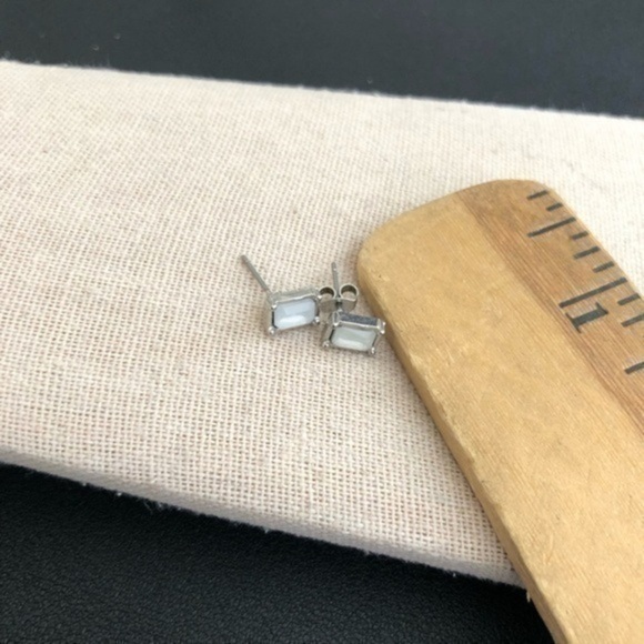 Vintage small Studs Pierced Earrings - Picture 1 of 2